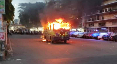 চট্টগ্রামে বাসে আগুন, থানা হেফাজতে চালক-হেলপার