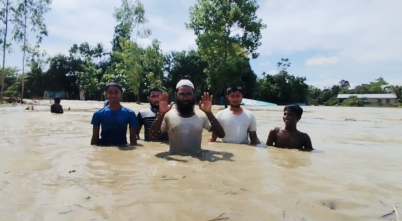 ফেনীতে পানি উন্নয়ন বোর্ডের গায়েবানা জানাজা পড়েছে বন্যা দুর্গতরা