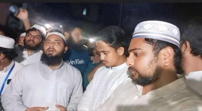 হাটহাজারী মাদ্রাসায় এনসিপি নেতারা