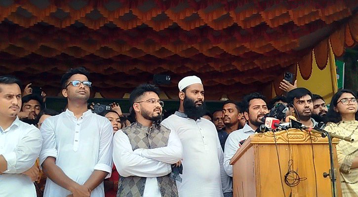 অবিলম্বে সংস্কার, গণহত্যার বিচার ও নতুন সংবিধান প্রণয়ন করতে হবে: নাহিদ