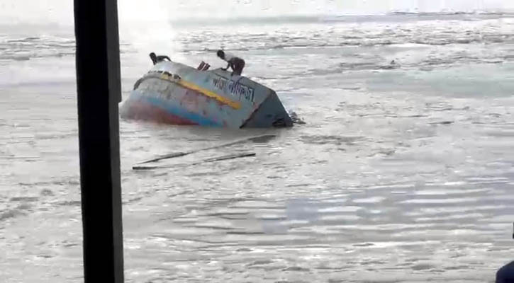 ভোলার মেঘনায় বালুবাহী বাল্কহেড ডুবি