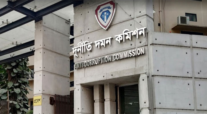 ঘুষের টাকা ও চেকসহ গ্রেপ্তার চেইনম্যানের বিচার শুরু
