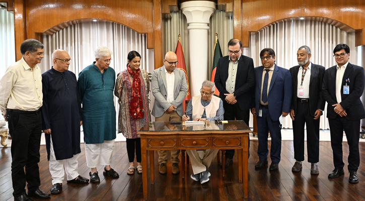 জুলাই গণঅভ্যুত্থান দিবস উপলক্ষে স্মারক ডাকটিকিট অবমুক্ত