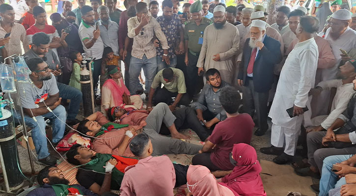 অনশন ভাঙেননি শিক্ষার্থীরা, ফিরে গেলেন স্বাস্থ্যের মহাপরিচালক