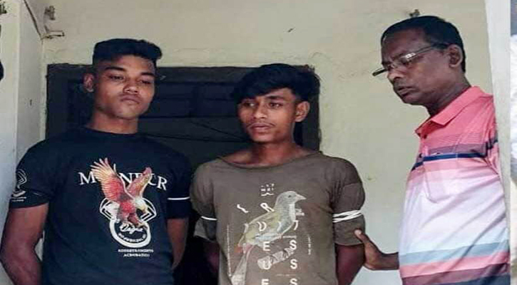 বনের গাছ কাটার দায়ে দুই যুবক গ্রেপ্তার