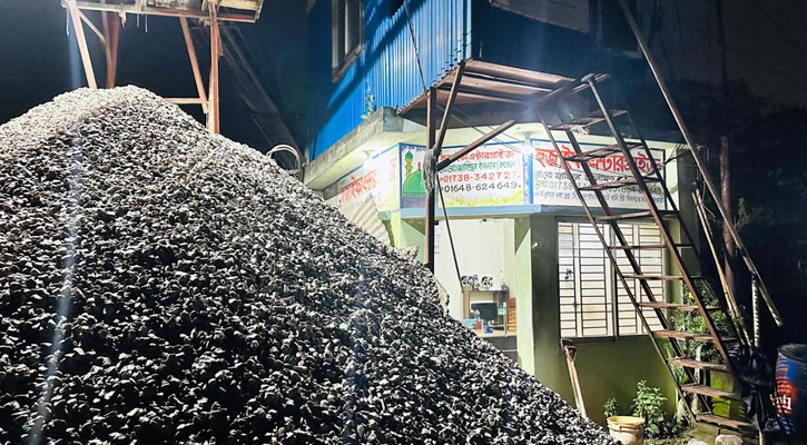 ভোলাগঞ্জের লুট হওয়া ৪০ হাজার ঘনফুট সাদাপাথর ডেমরা থেকে উদ্ধার