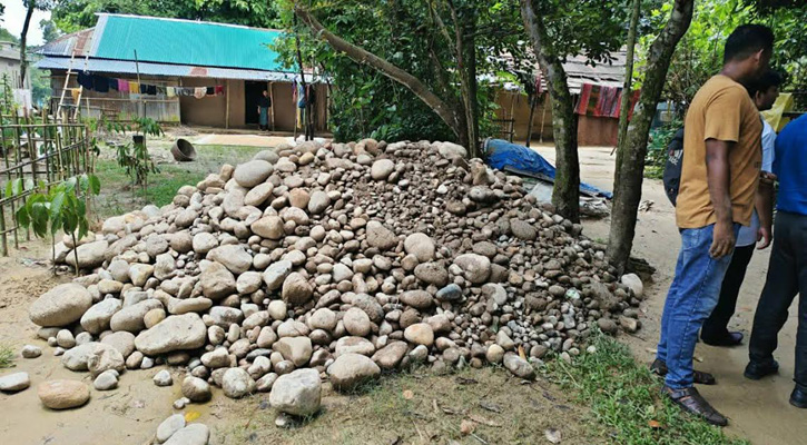 এবার বাড়িতে মিললো লুটের আড়াইলাখ ঘনফুট পাথর