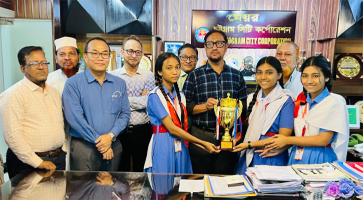 বিতর্কের মাধ্যমে যুক্তিবাদী সমাজ গড়তে হবে: মেয়র শাহাদাত