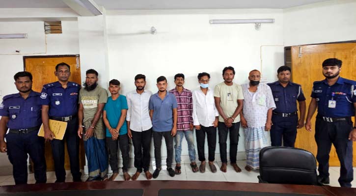 মেঘনায় জাহাজ থেকে চিনি চুরিচেষ্টা, গ্রেপ্তার ৮