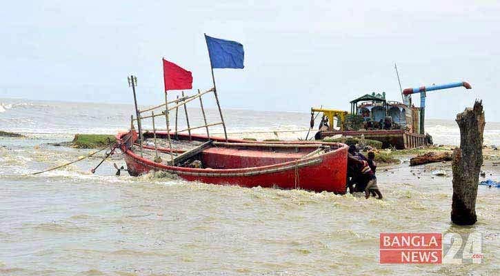 সাগরে লঘুচাপ, বন্দরে তিন নম্বর সংকেত