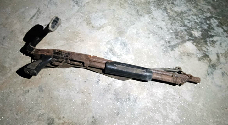খিলগাঁওয়ে ভবনের ছাদে মিলল ১২ বোর পাম্প অ্যাকশন শটগান