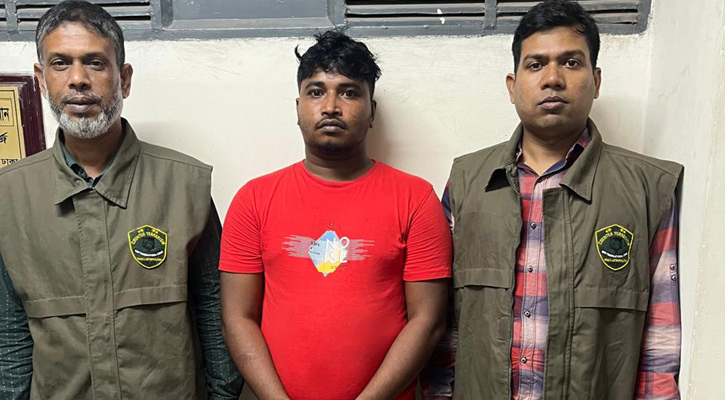 চাপাতির মুখে জিম্মি করে ছিনতাই করতেন ‘অগ্নি বিল্লাল’