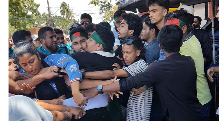 স্বাস্থ্যখাত সংস্কার: শিক্ষার্থীদের মারধরের  অভিযোগ পুলিশের বিরুদ্ধে