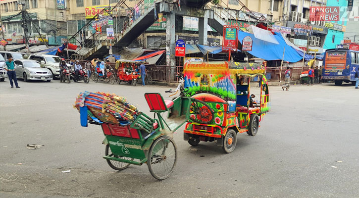 এক ঘণ্টায় ডাম্পিংয়ে ২০ অটোরিকশা