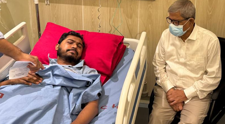 নুরকে দেখতে হাসপাতালে মির্জা ফখরুল