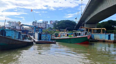 ব্রাহ্মণবাড়িয়ায় ২ জনকে কারাদণ্ড, ড্রেজার-বাল্কহেড জব্দ