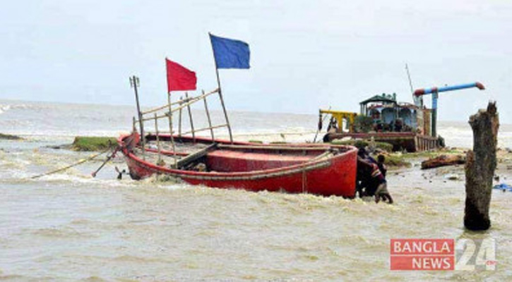 সমুদ্রবন্দরে তিন নম্বর, নদীবন্দরে এক নম্বর সংকেত তোলা হয়েছে