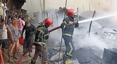 গাজীপুরে মার্কেটের আগুন নিয়ন্ত্রণে