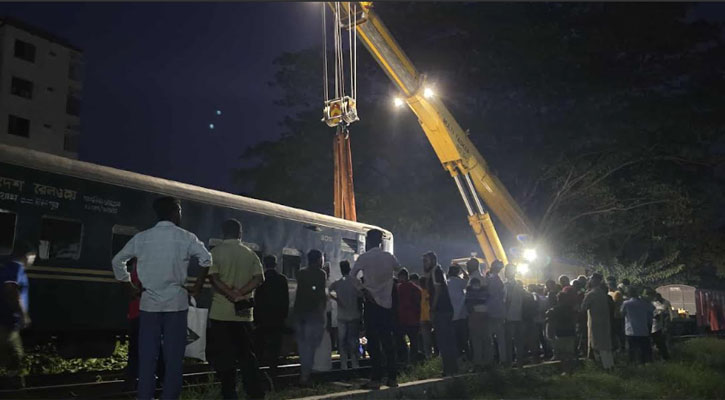 ৪ ঘণ্টা পর বগি উদ্ধার, ডাউন লাইনে ট্রেন চলাচল স্বাভাবিক
