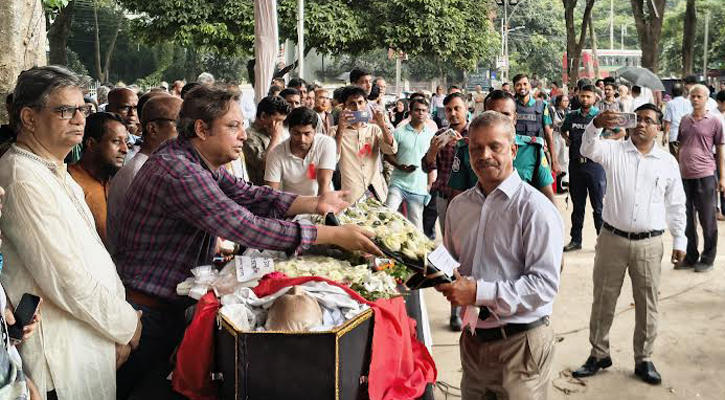 ফুলেল শ্রদ্ধায় বদরুদ্দীন উমরকে শেষ বিদায়