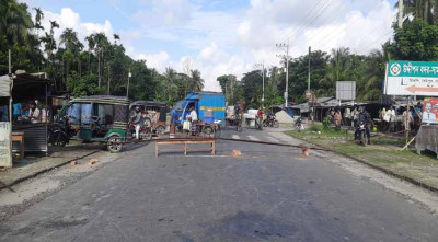 বাগেরহাটে চারটি সংসদীয় আসন বহালের দাবিতে চলছে হরতাল