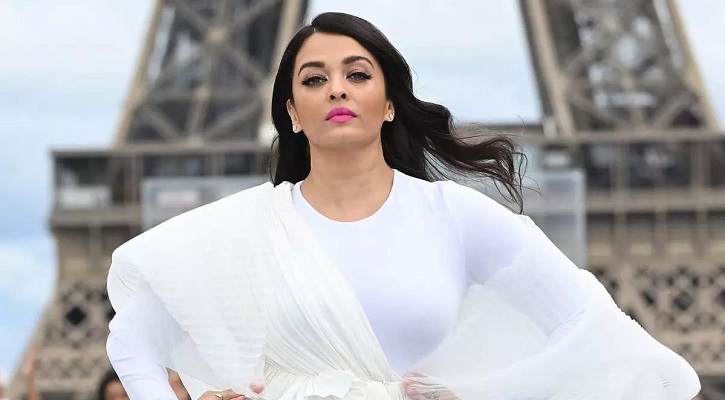 কোন অভিযোগে আদালতের দ্বারস্থ ঐশ্বরিয়া?