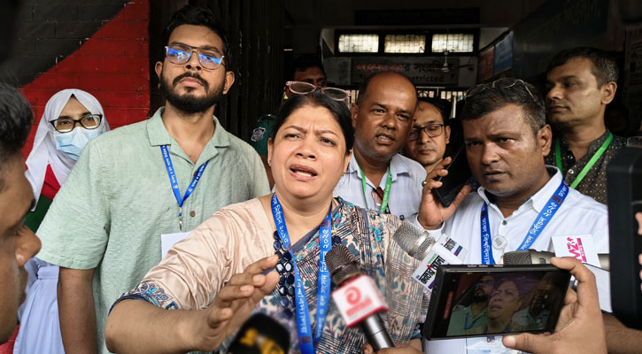 ডাকসুর টিএসসি কেন্দ্রে ভোট পড়ল প্রায় ৬৯ শতাংশ
