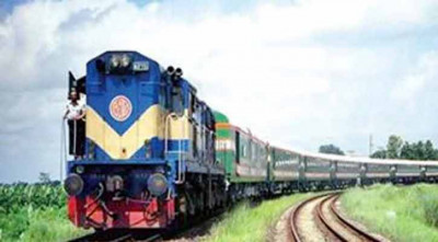 সৎ মায়ের সঙ্গে ঝগড়া করে ট্রেনের সামনে ঝাঁপ!