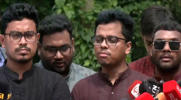 বুদ্ধিজীবী স্মৃতিসৌধে ডাকসু শিবির সমর্থিত প্যানেলের দোয়া ও মোনাজাত