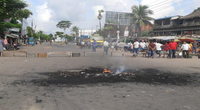 বাগেরহাটে হরতালে দূরপাল্লার বাসসহ সকল গণপরিবহন বন্ধ, ভোগান্তিতে যাত্রীরা