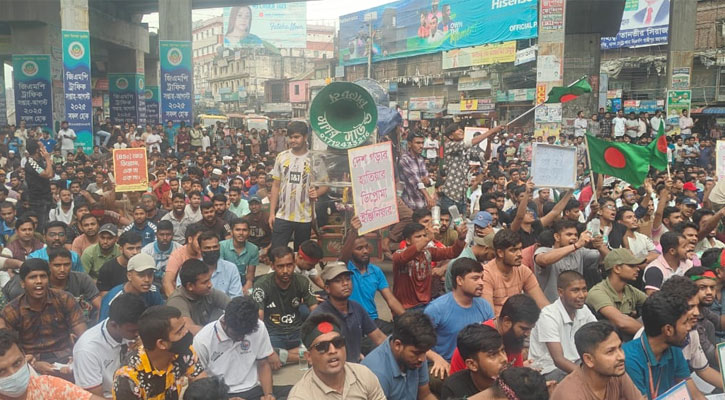গাজীপুরে শিক্ষার্থীদের অবরোধ দুই ঘণ্টা পর প্রত্যাহার, যান চলাচল স্বাভাবিক