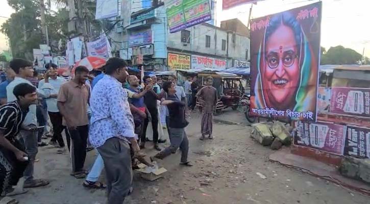 নিউইয়র্কের ঘটনায় হাসিনার প্রতিকৃতিতে ডিম নিক্ষেপ