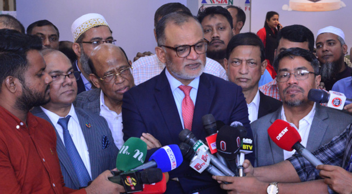 সরকার ভোজ্যতেলের দাম বাড়ায়নি: বাণিজ্য উপদেষ্টা