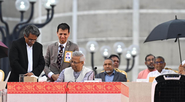 জুলাই জাতীয় সনদে স্বাক্ষর করলেন প্রধান উপদেষ্টা-রাজনীতিবিদরা