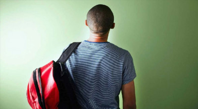 রোজ এক কাঁধে ভারী ব্যাকপ্যাক!