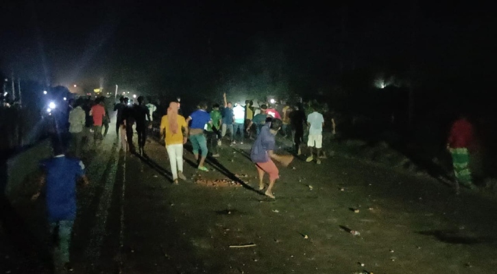 ব্রাহ্মণবাড়িয়ায় রাতের আঁধারে মহাসড়কের ওপর
টর্চ জ্বালিয়ে সংঘর্ষ, আহত ৩০